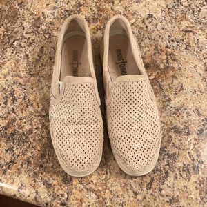 Minnetonka slip on